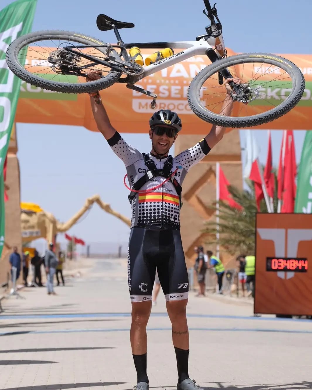 Satisfacción en el ciclista segoviano Francisco Herrero tras el segundo puesto en la Titan Dessert Satisfacción en el ciclista segoviano Francisco Herrero tras el segundo puesto en la Titan Dessert