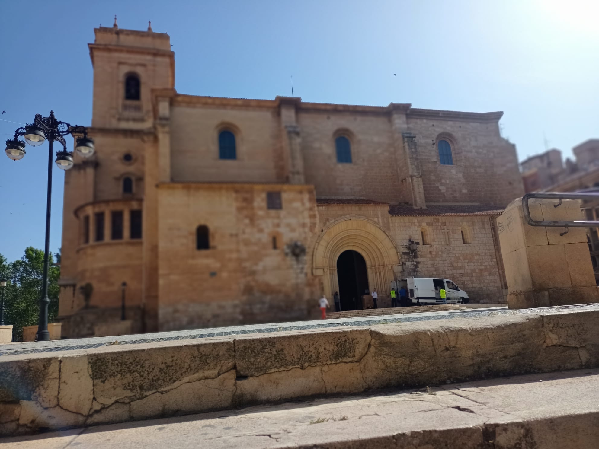 Un ciudadano se encuentra una cartera en Albacete con más de 400 euros y la devuelve Un ciudadano se encuentra una cartera en Albacete con más de 400 euros y la devuelve