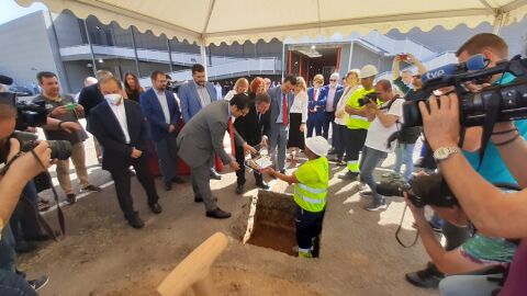 García-Page y Caballero ponen la primera piedra