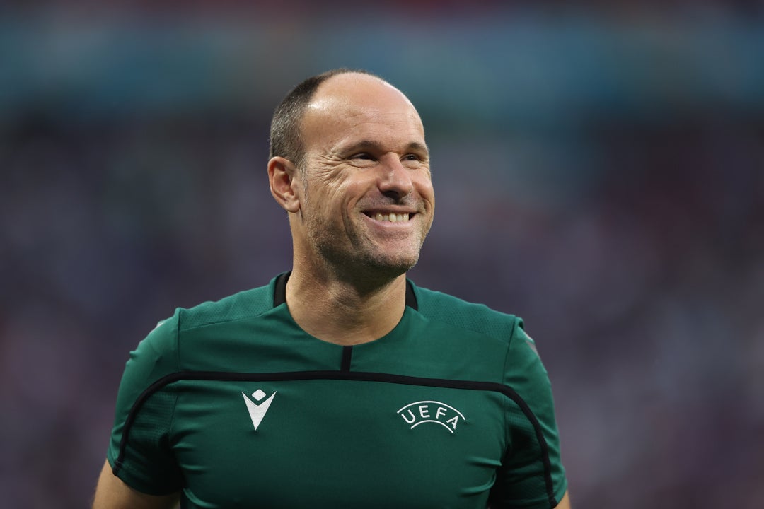 Mateu Lahoz, dos asistentes y tres VAR españoles seleccionados para el Mundial de Qatar 2022 Mateu Lahoz, dos asistentes y tres VAR españoles seleccionados para el Mundial de Qatar 2022