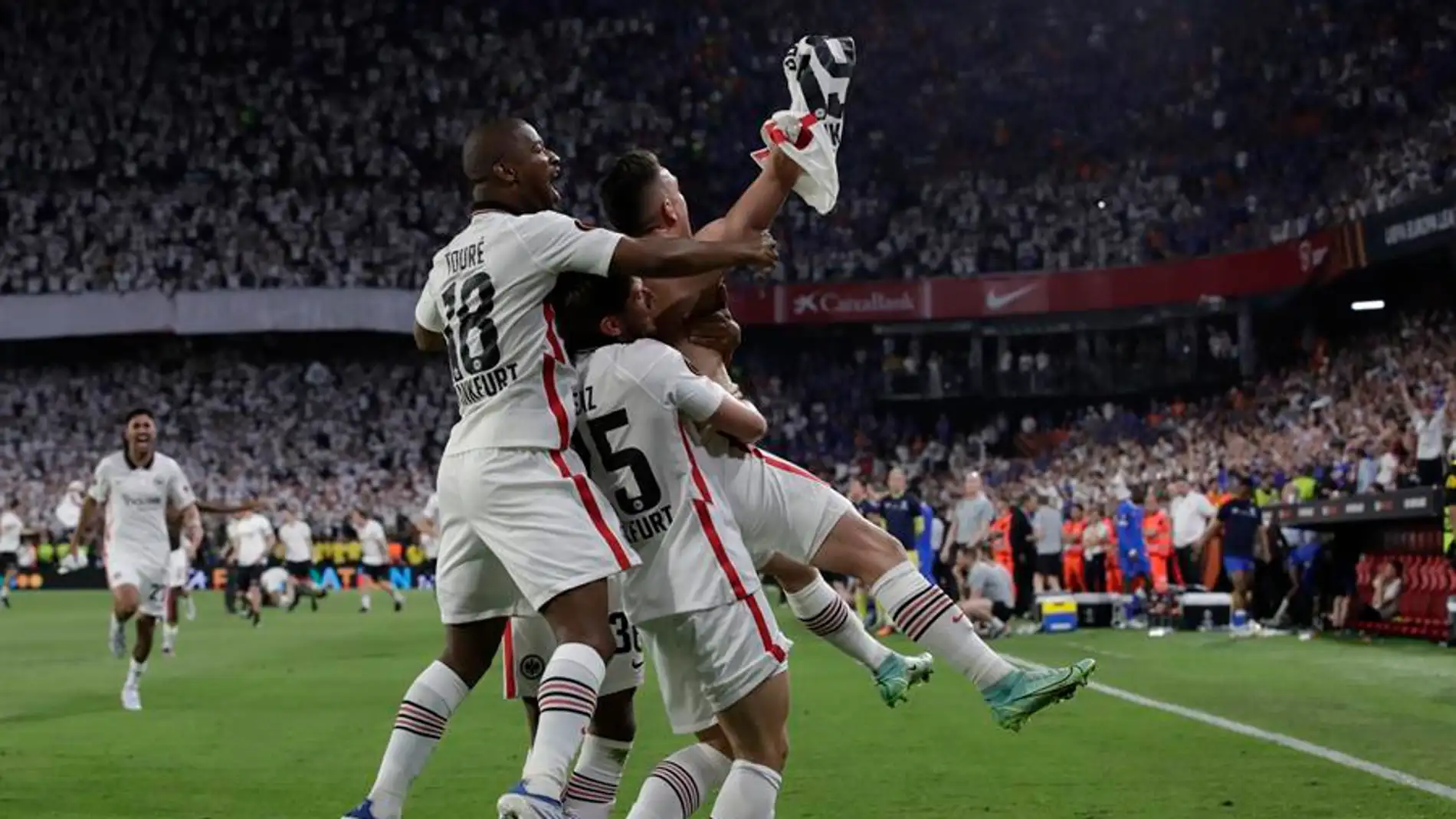 El Eintracht conquista la Europa League en la tanda de penaltis