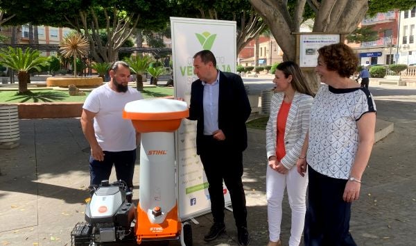 El Consorcio de la Vega Baja entrega a Cox, ganador del Clean Up Day, una trituradora de podas El Consorcio de la Vega Baja entrega a Cox, ganador del Clean Up Day, una trituradora de podas