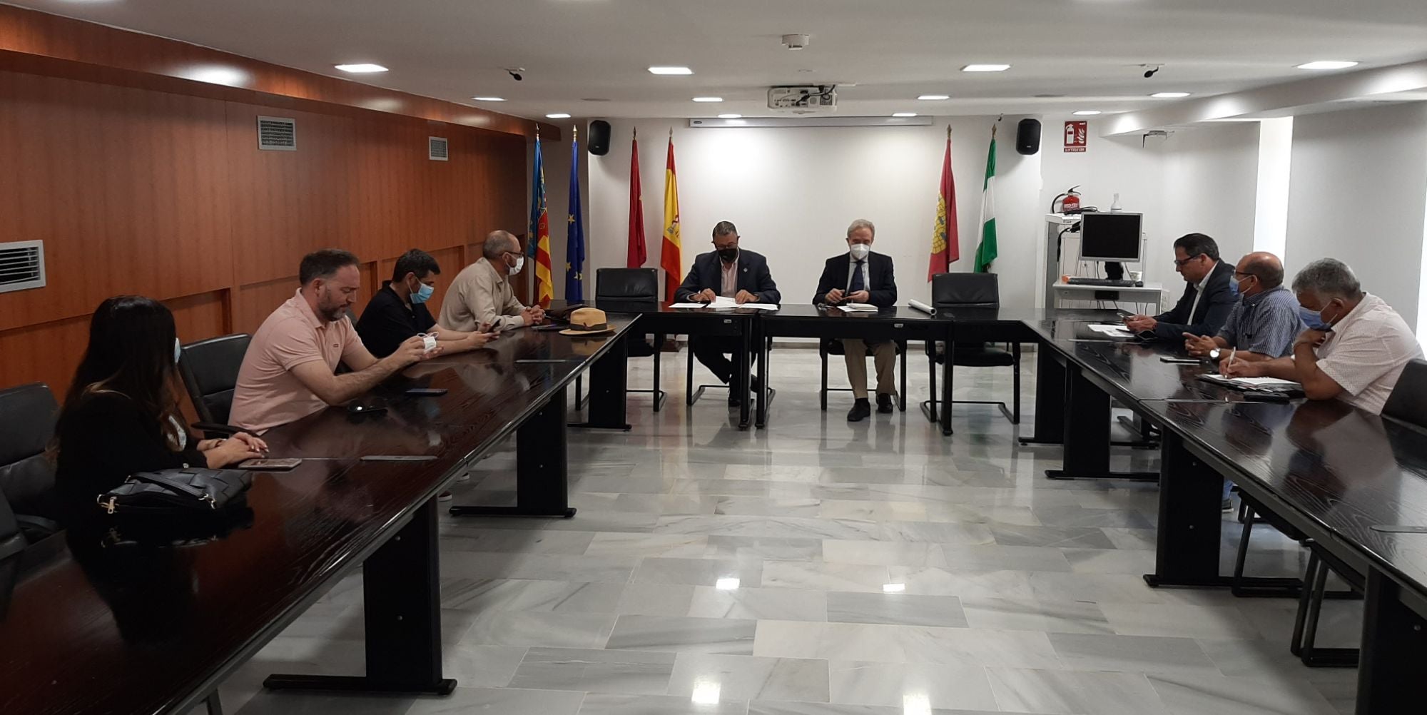 Reunión del Presidente de la CHS con varios alcaldes de la comarca de la Vega Baja Reunión del Presidente de la CHS con varios alcaldes de la comarca de la Vega Baja