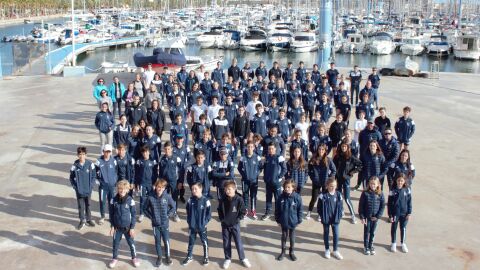 Jóvenes usuarios del Real Club de Regatas de Alicante