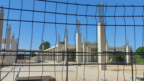 Ana Mas, directora del IES Thader de Orihuela, “resulta esperpéntico lo que está pasando” instituto obras