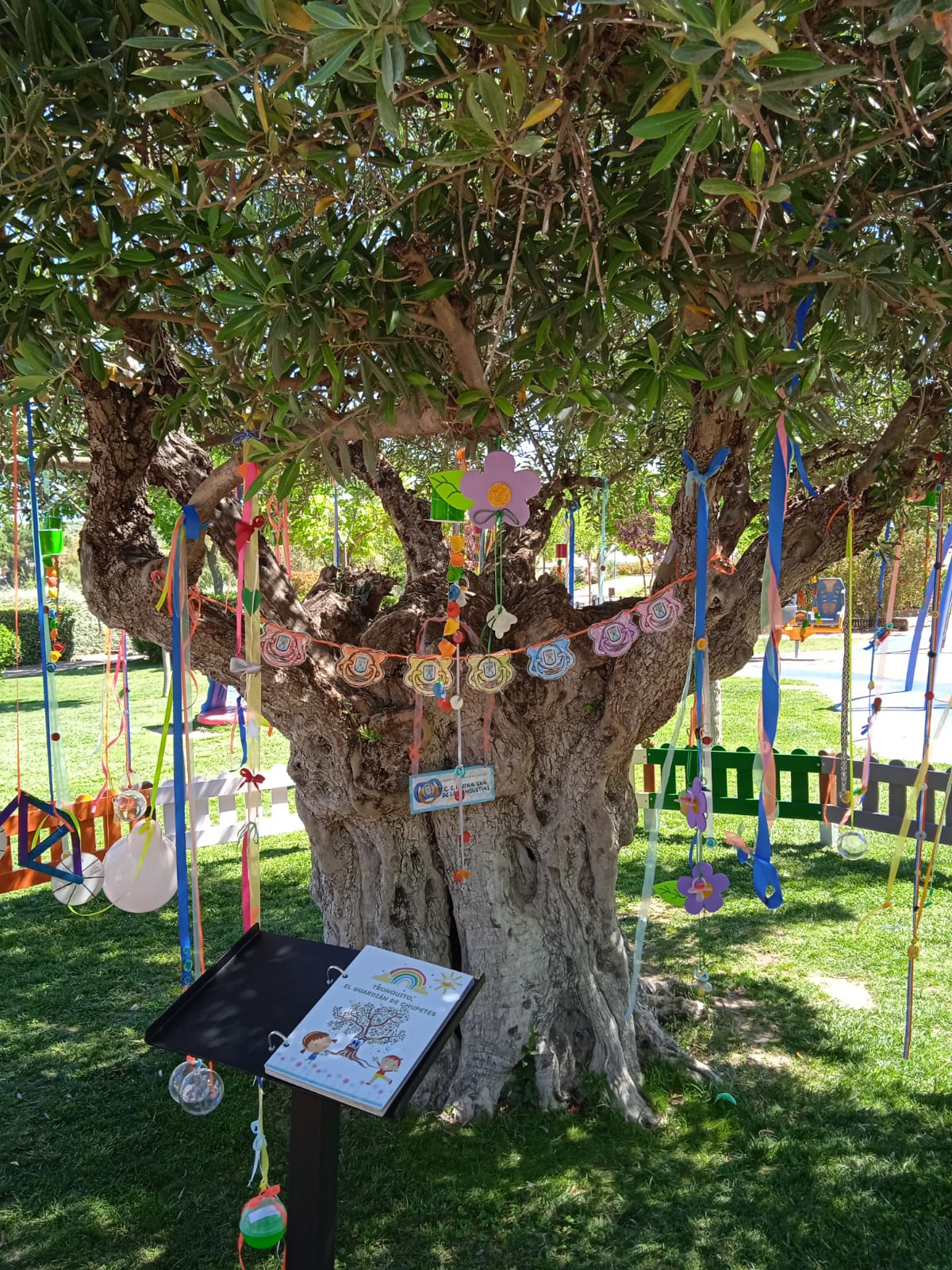 El árbol de los chupetes El árbol de los chupetes