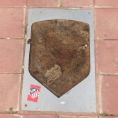 Arrancan la placa de Courtois en el estadio Metropolitano
