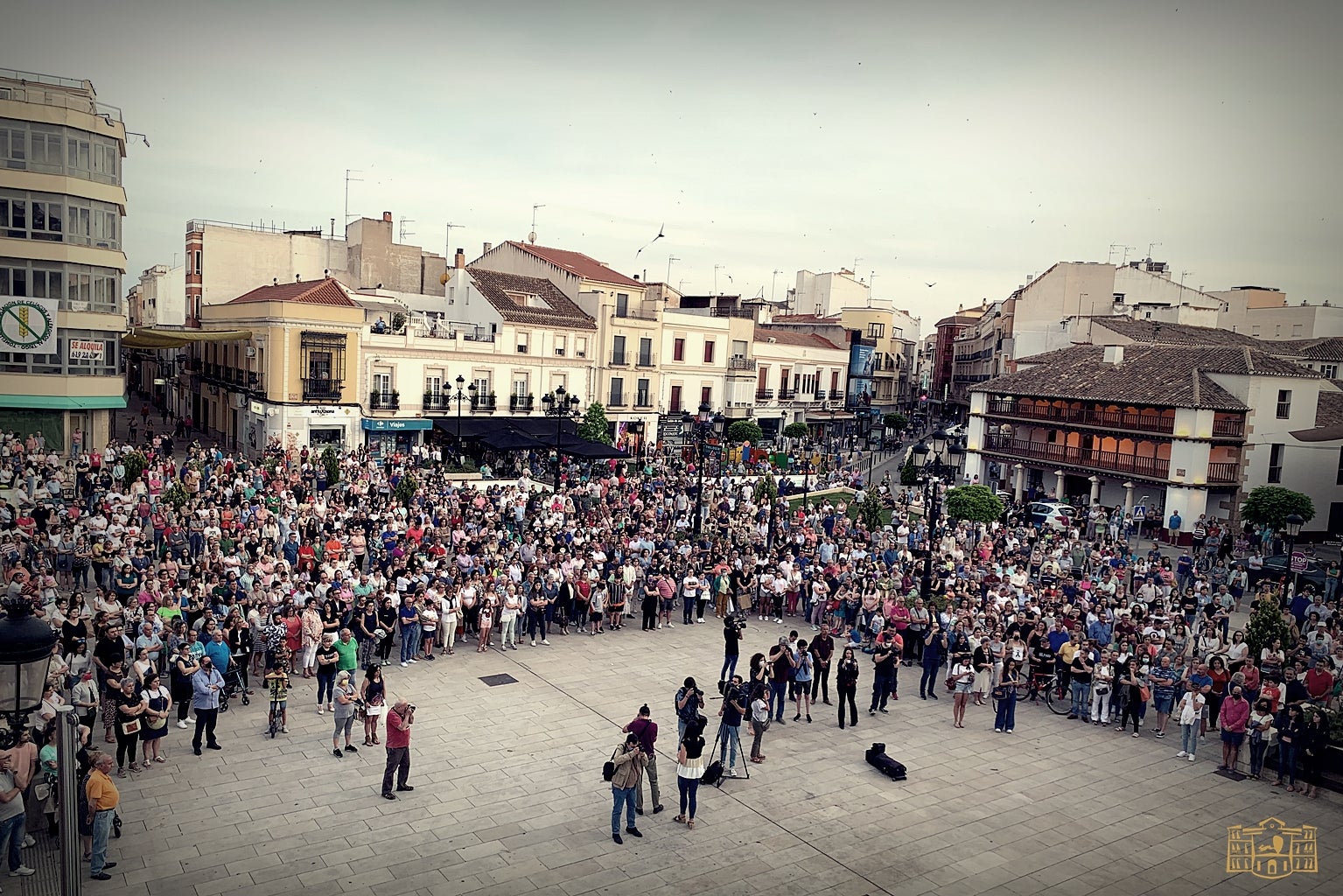 2.500 personas condenan el asesinato machista de Tomelloso 2.500 personas condenan el asesinato machista de Tomelloso