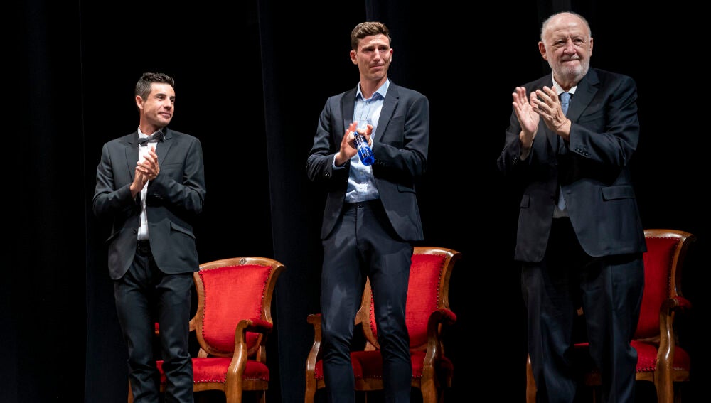 Pau, emocionado al recibir la medalla de oro de la ciudad