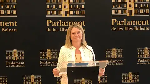 La portavoz parlamentaria adjunta del PP, Núria Riera.