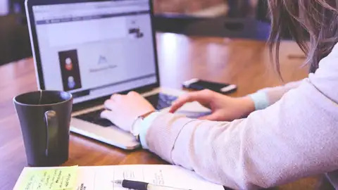 Imagen de archivo de una estudiante Imagen de archivo de una estudiante/ Pixabay