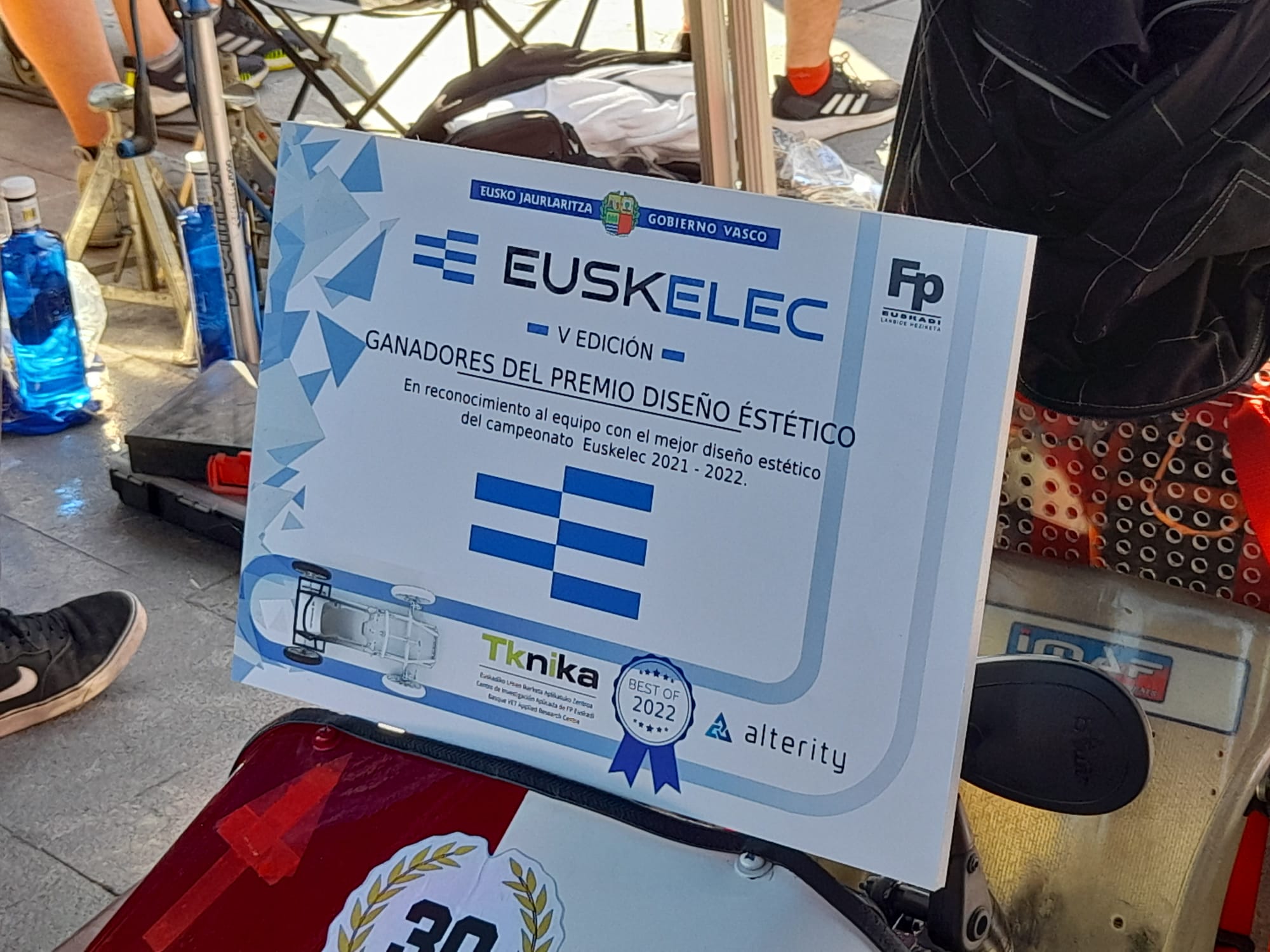 Éxito del IES Maestre de Calatrava con su "QJT121" en Eskelec 2022 Éxito del IES Maestre de Calatrava con su "QJT121" en Eskelec 2022