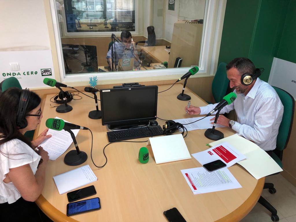 El alcalde responde a los oyentes en temas como el retraso en el arreglo del patio del CEIP Candalix, las calles peatonales y el TRAM El alcalde responde a los oyentes en temas como el retraso en el arreglo del patio del CEIP Candalix, las calles peatonales y el TRAM