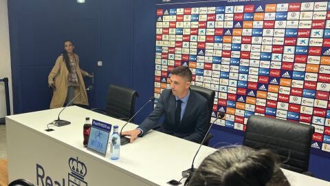 Rub&eacute;n Reyes en la rueda de prensa de despedida del Real Oviedo
