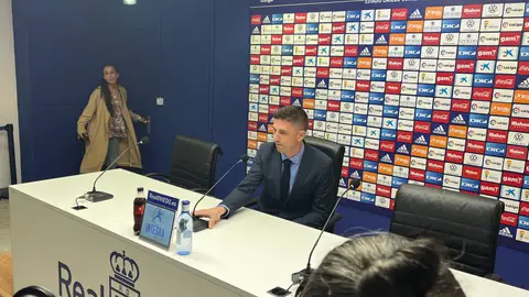 Rubén Reyes en la rueda de prensa de despedida del Real Oviedo Rubén Reyes en la rueda de prensa de despedida del Real Oviedo