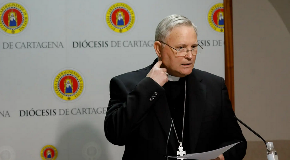 El Obispo dice que "lleva como cruz en su carné de identidad" lo que sucedió con su vacunación contra la Covid El Obispo dice que "lleva como cruz en su carné de identidad" lo que sucedió con su vacunación contra la Covid