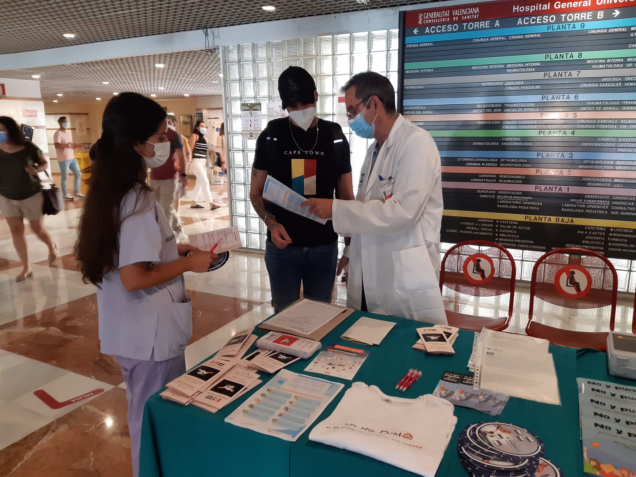 El Departamento de Salud de Alicante pone en marcha el “Programa centros sanitarios libres de tabaco” El Departamento de Salud de Alicante pone en marcha el “Programa centros sanitarios libres de tabaco”