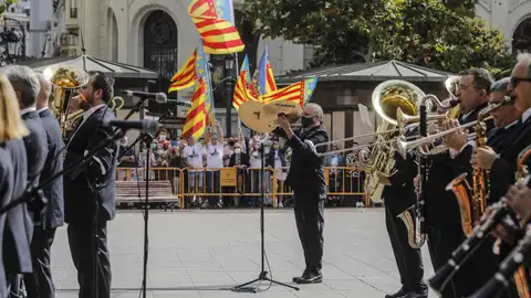 Archivo - Una orquesta interpreta el Himno Regional durante la Procesión Cívica con motivo del Día de la Comunitat Valenciana - Rober Solsona - Europa Press - Archivo