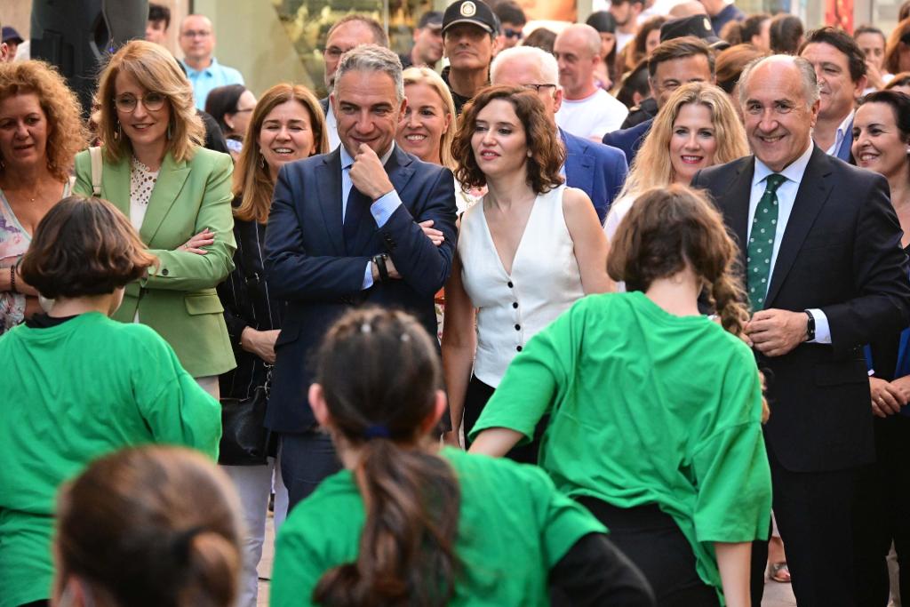Díaz Ayuso: "Andalucía está enseñando a volar a España" Díaz Ayuso: "Andalucía está enseñando a volar a España"