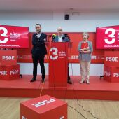 Rueda de prensa en la sede del PSOE de Elche.