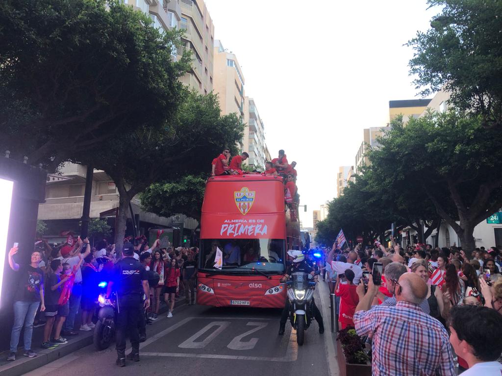 Revive los mejores momentos de la fiesta del ascenso del Almería Revive los mejores momentos de la fiesta del ascenso del Almería