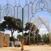 Alumbrado de la Feria de Puerto Real en una foto de archivo Alumbrado de la Feria de Puerto Real en una foto de archivo