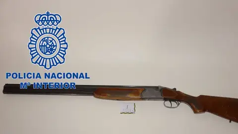 Detenido un hombre de 25 años por amenazar a otro con una escopeta en Badajoz