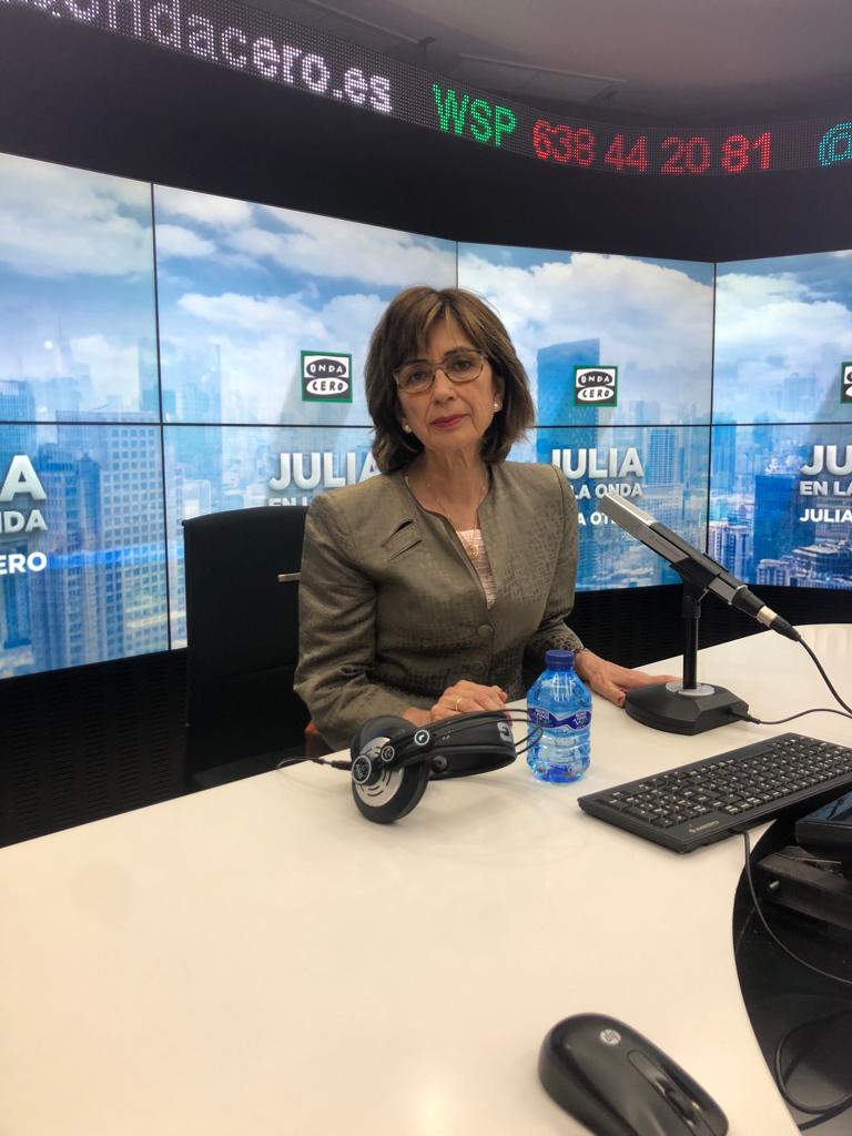 Pilar del Río recuerda a José Saramago en 'La intuición de la isla', un libro inspirado en los años que compartieron en la isla de Lanzarote Pilar del Río recuerda a José Saramago en 'La intuición de la isla', un libro inspirado en los años que compartieron en la isla de Lanzarote