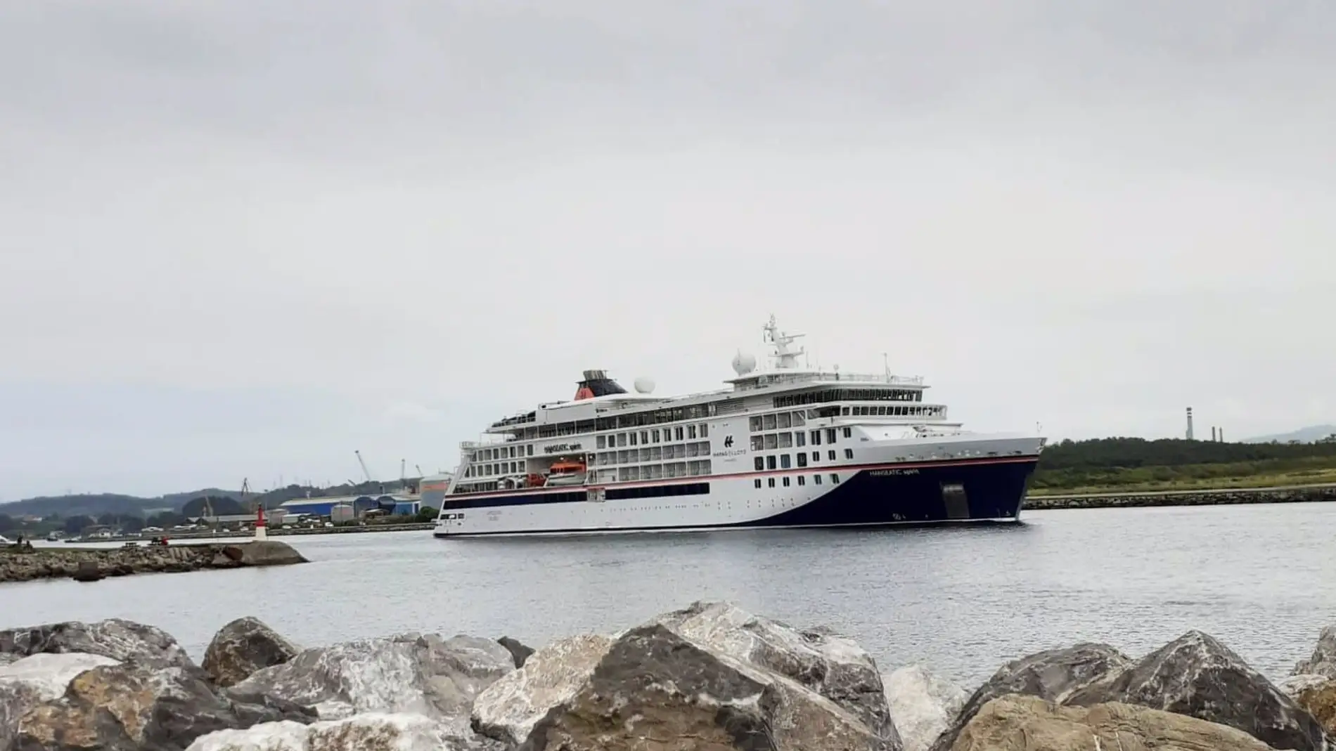 Crucero entrando en Avilés. Turismo. - EUROPA PRESS