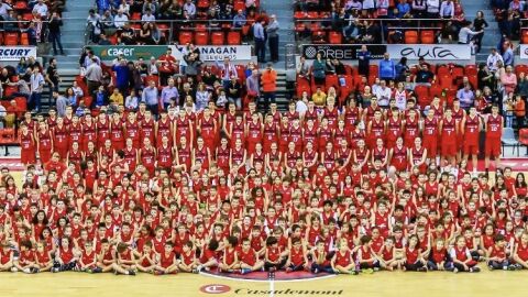 La cantera de Casademont Zaragoza se presenta ante el Pabell&oacute;n Pr&iacute;ncipe Felipe