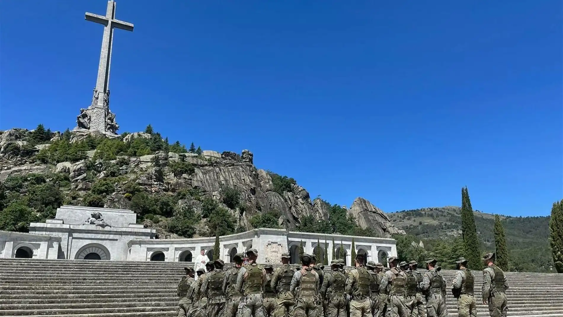 El Ejército de Tierra cesa al capitán jefe de la unidad que fue bendecida en el Valle de los Caídos
