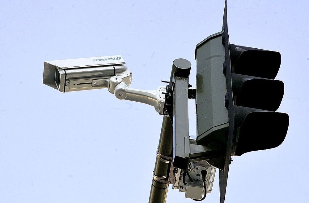 Araújo propón a instalación de cámaras intelixentes para controlar o tráfico Araújo propón a instalación de cámaras intelixentes para controlar o tráfico