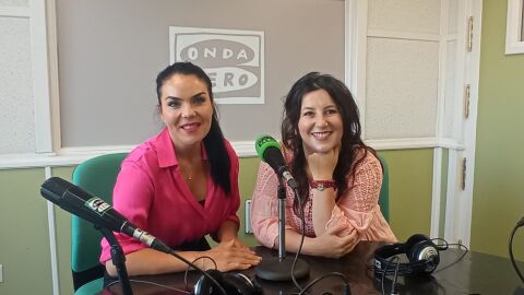 In&eacute;s Borrego, directora de Onda Cero Marbella y Esther R&aacute;ez, responsable de comunicaci&oacute;n de Cudeca