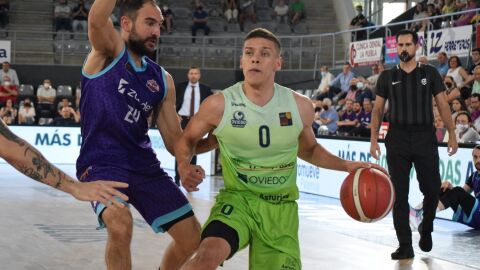 Hansel Atienza en el segundo partido ante Palencia