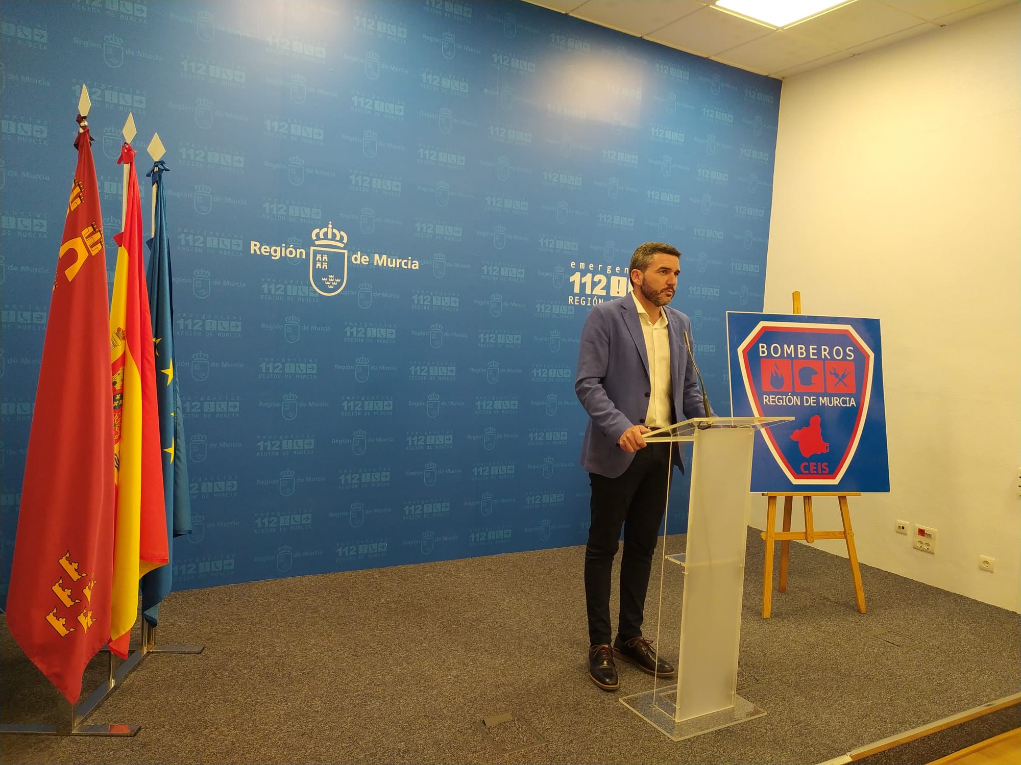 El consejero Luengo anuncia el incremento de plazas en el cuerpo de bomberos El consejero Luengo anuncia el incremento de plazas en el cuerpo de bomberos