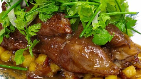 Receta de Robin Food de patas de cerdo guisadas