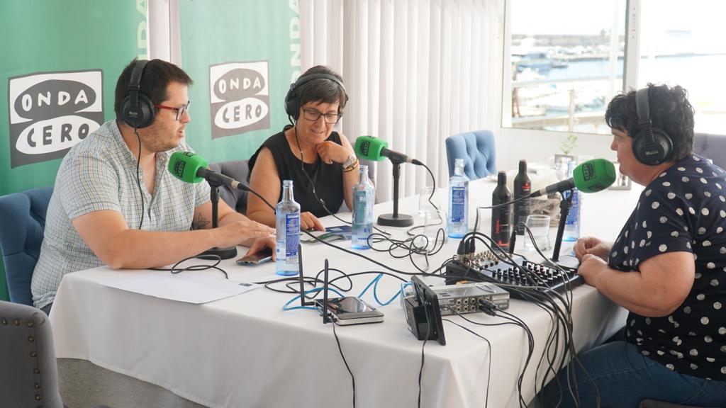 Xente Sebastià y Marta Ronda nos hablan de la organización e importancia de la Mostra de Cuina Marinera Xente Sebastià y Marta Ronda nos hablan de la organización e importancia de la Mostra de Cuina Marinera