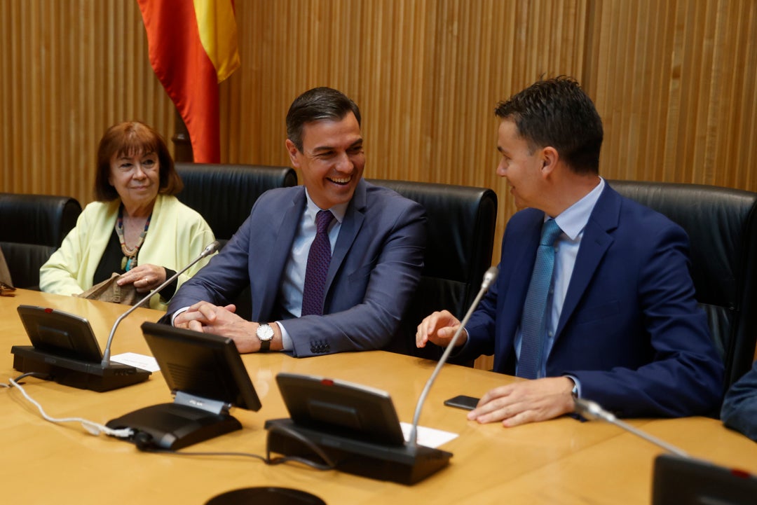 El PSOE vota por error a favor de una enmienda de Unidas Podemos sobre las bases de cotización El PSOE vota por error a favor de una enmienda de Unidas Podemos sobre las bases de cotización