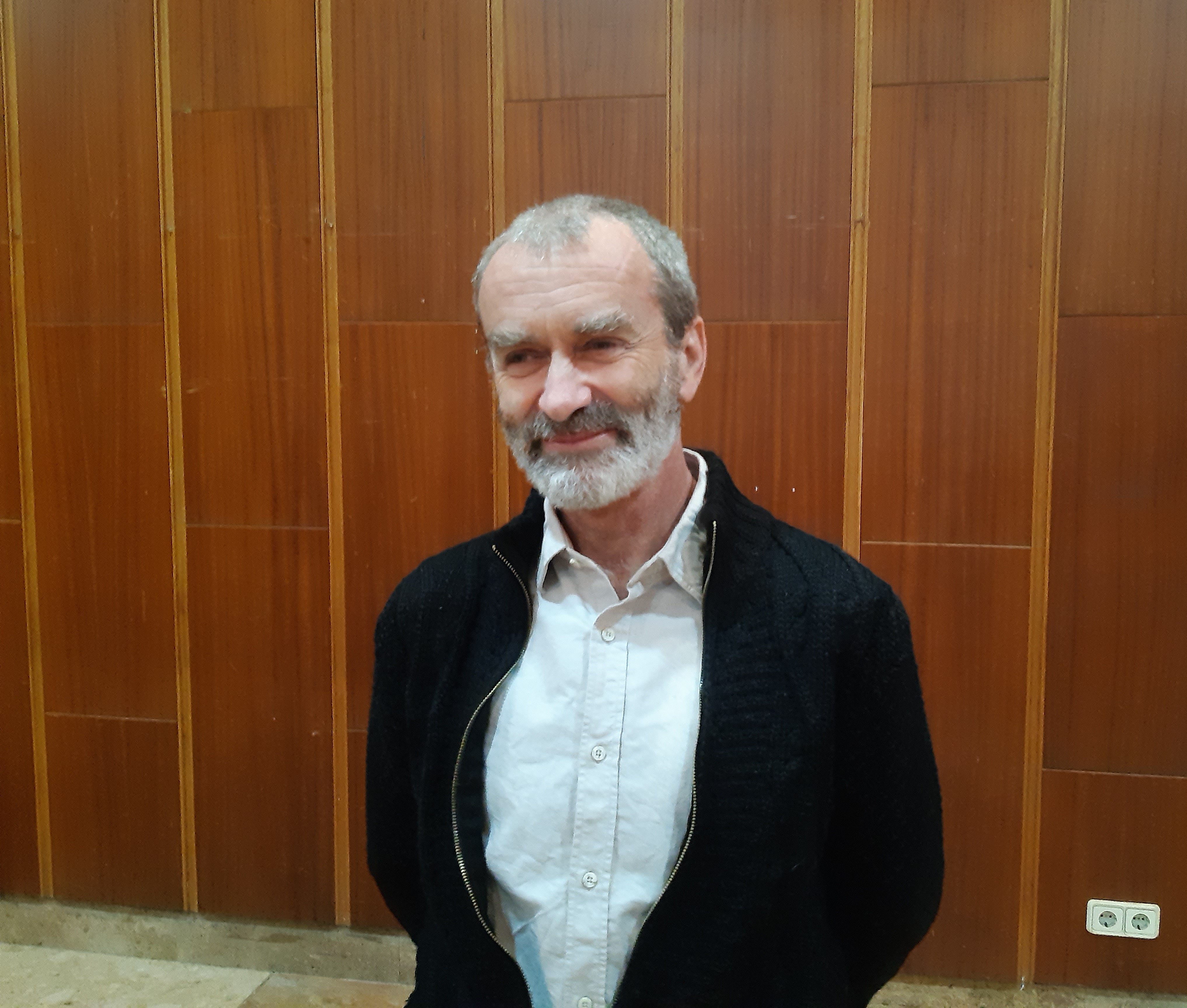Fernando Simón en Oviedo: "es prudente mantener la mascarilla en transporte público" Fernando Simón en Oviedo: "es prudente mantener la mascarilla en transporte público"