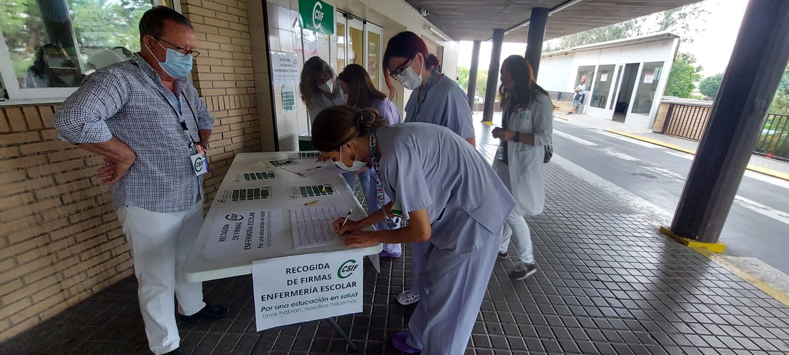 CSIF instala en el Hospital General una mesa de recogida de firmas para implantar la Enfermería Escolar CSIF instala en el Hospital General una mesa de recogida de firmas para implantar la Enfermería Escolar