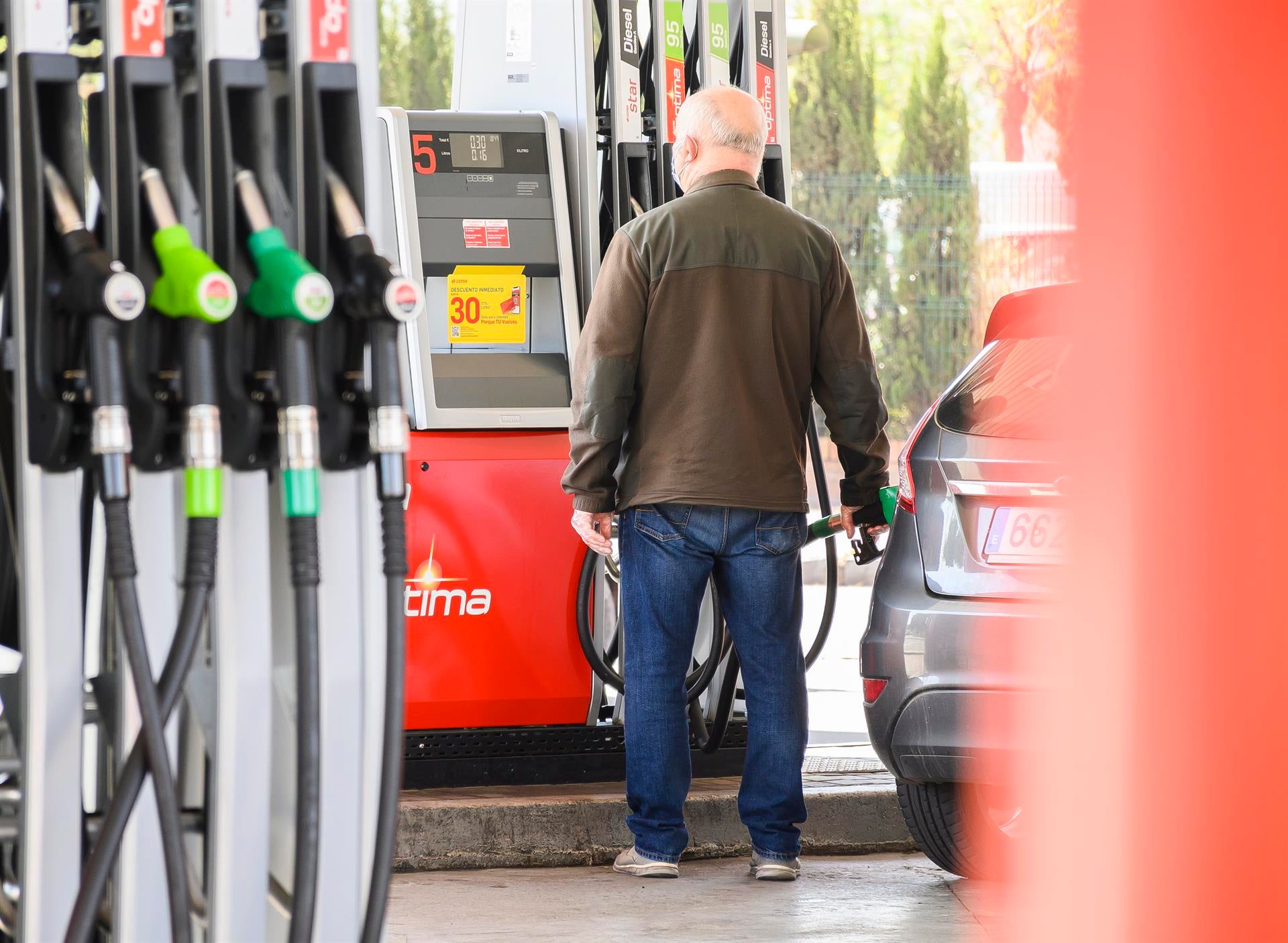¿Hay algún día de la semana en el que echar gasolina sea más barato? ¿Hay algún día de la semana en el que echar gasolina sea más barato?