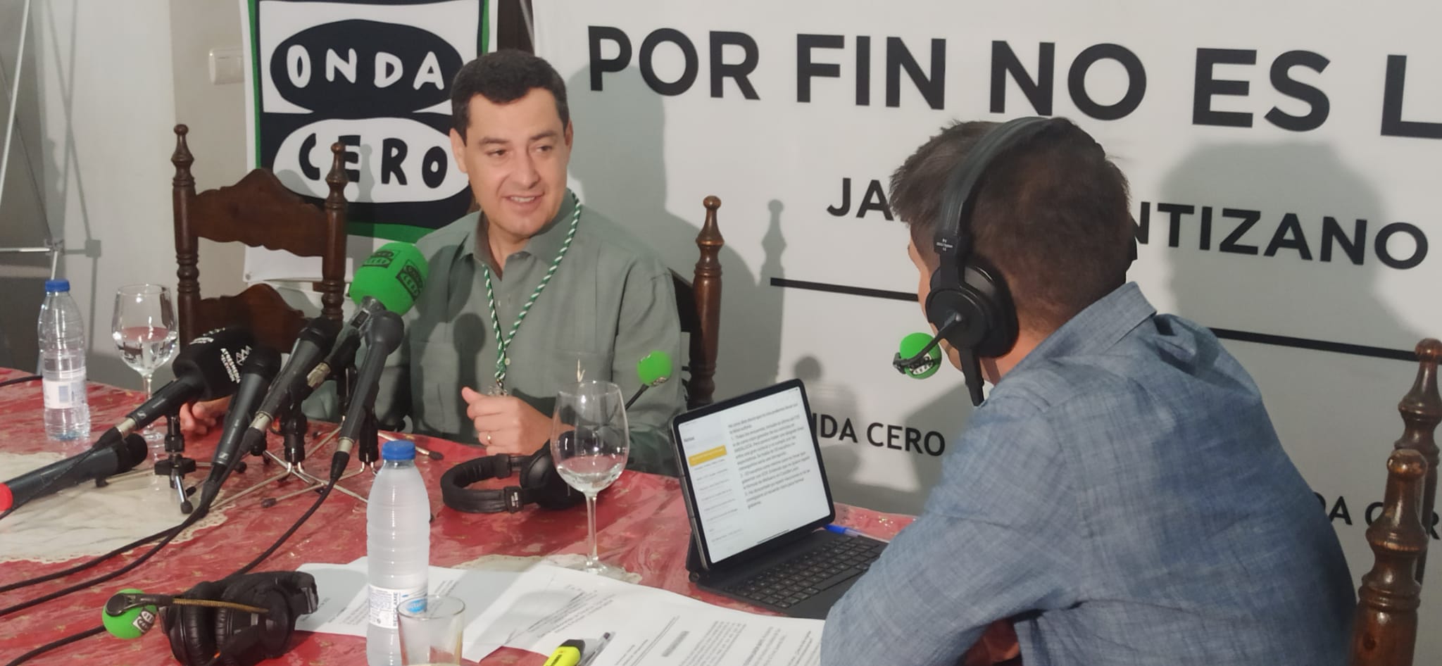 Juanma Moreno: "Una severa derrota del PSOE en Andalucía pondría en una difícil situación al gobierno de Pedro Sánchez" Juanma Moreno: "Una severa derrota del PSOE en Andalucía pondría en una difícil situación al gobierno de Pedro Sánchez"