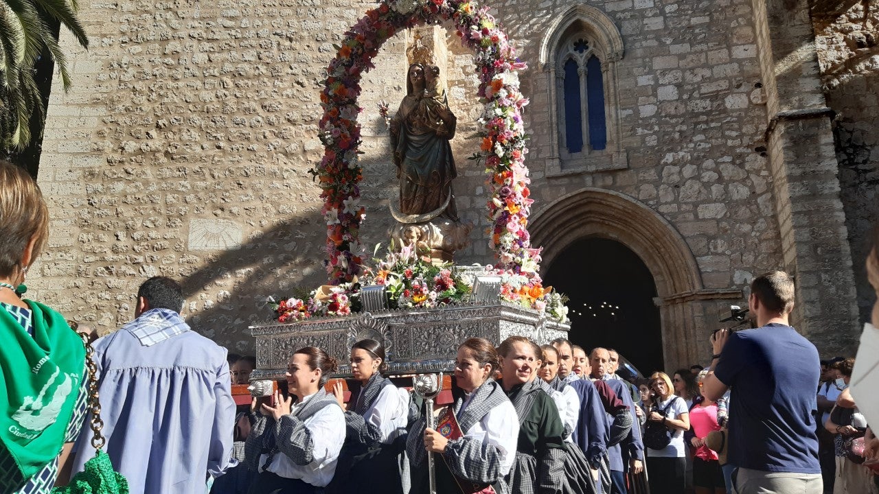 Fervor popular en la Romería de Alarcos Fervor popular en la Romería de Alarcos