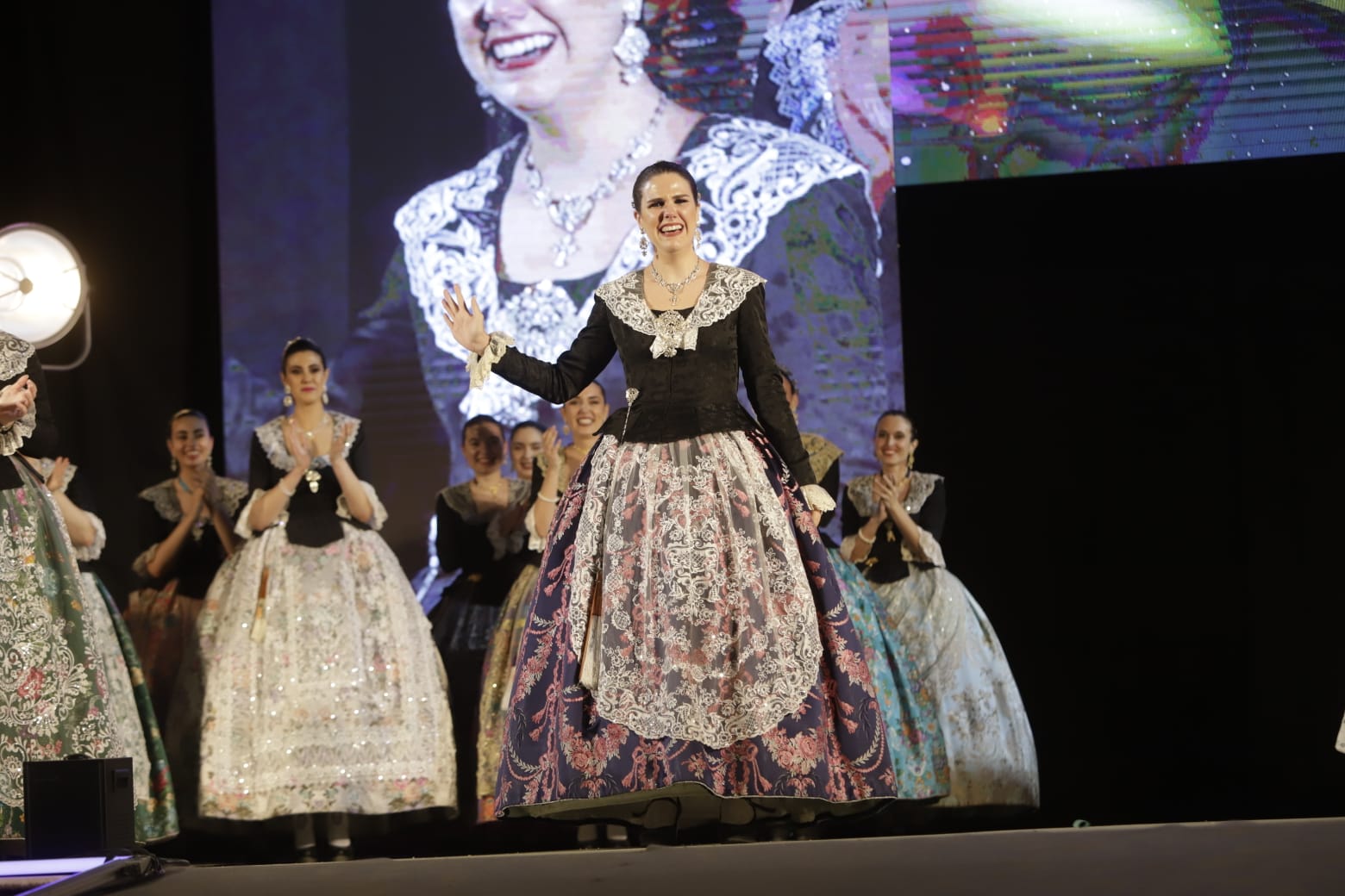 Alba Berenguer y Julia Moreno, reinas Mayor e Infantil de las fiestas de Elche de 2022 Alba Berenguer y Julia Moreno, reinas Mayor e Infantil de las fiestas de Elche de 2022