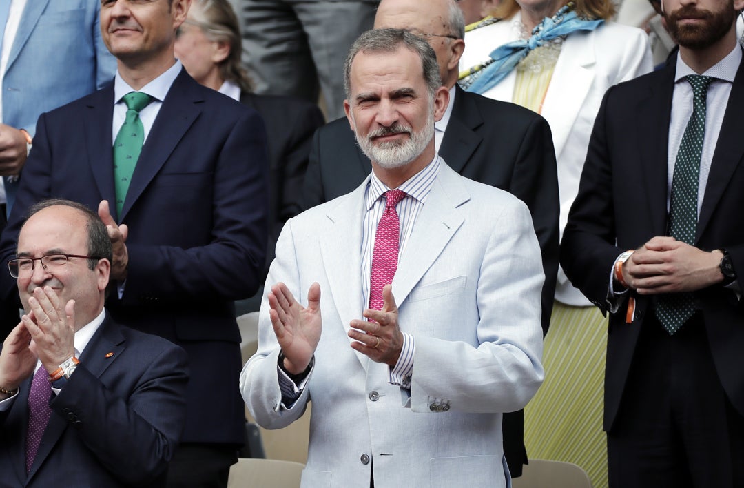La felicitación de Felipe VI a Rafa Nadal: "Es el Rey de Roland Garros y el Rey del tenis" La felicitación de Felipe VI a Rafa Nadal: "Es el Rey de Roland Garros y el Rey del tenis"