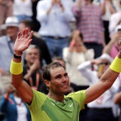 Un emocionado Rafa Nadal agradece la ovación del público tras conquistar Roland Garros en París