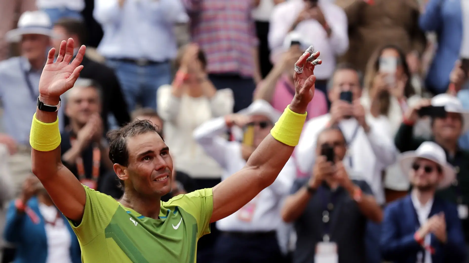 Un emocionado Rafa Nadal agradece la ovación del público tras conquistar Roland Garros en París