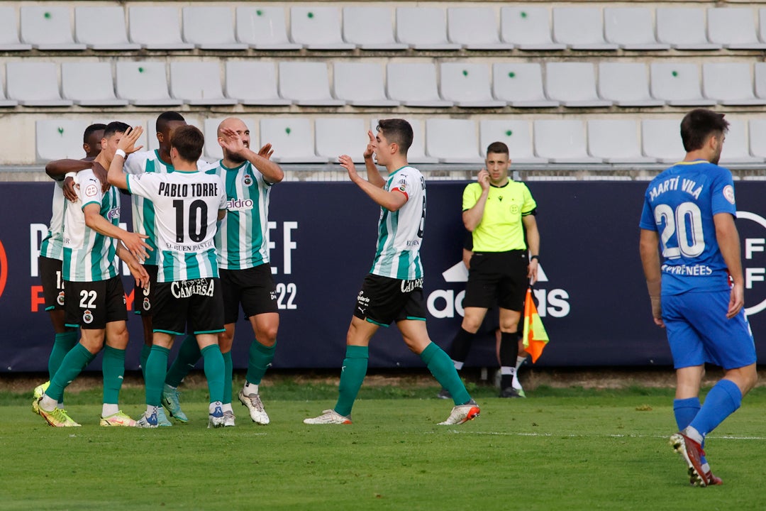 José María Criado: "Los ciudadanos de Ferrol tenemos que viajar 400 kilómetros cuando nuestro estadio tiene capacidad suficiente para albergar el partido" José María Criado: "Los ciudadanos de Ferrol tenemos que viajar 400 kilómetros cuando nuestro estadio tiene capacidad suficiente para albergar el partido"