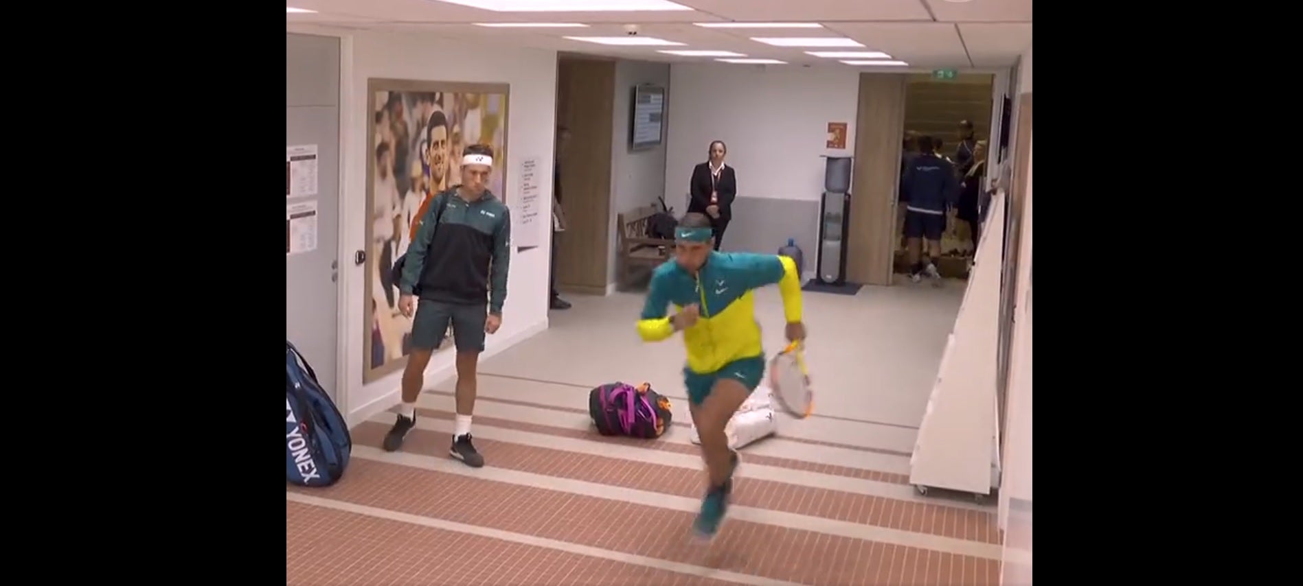 El vídeo viral de Nadal y su calentamiento antes de saltar a pista para la final de Roland Garros: "Esta imagen lo resume todo" El vídeo viral de Nadal y su calentamiento antes de saltar a pista para la final de Roland Garros: "Esta imagen lo resume todo"