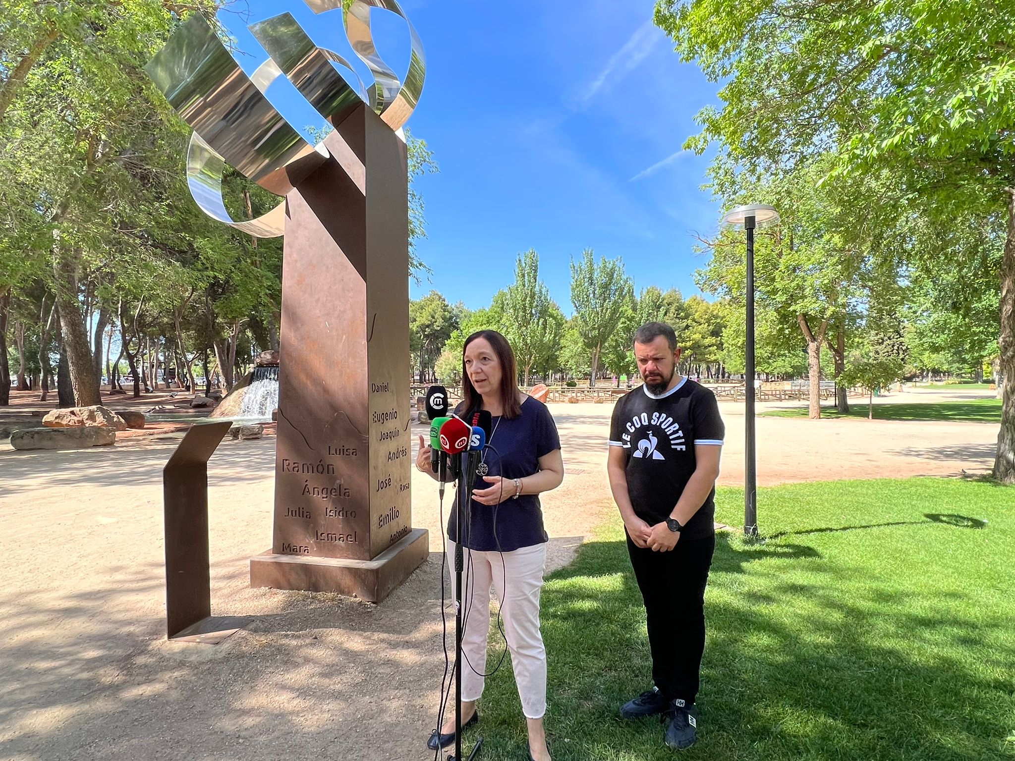 664 metros lineales del vallado nuevo para el canal del Parque Alces 664 metros lineales del vallado nuevo para el canal del Parque Alces